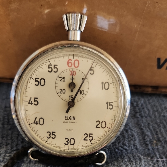 Vintage Elgin Stopwatch - Picture 3 of 6